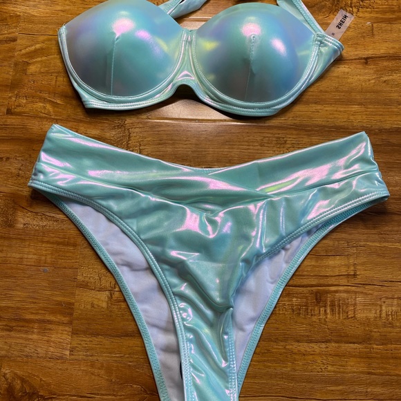 Metallic bikini - Picture 3 of 7